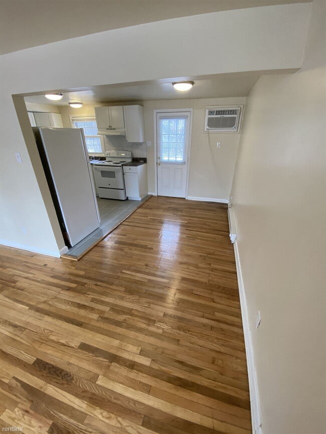 Building Photo - 2 br, 1 bath Townhome - 2010 Redman Rd 1