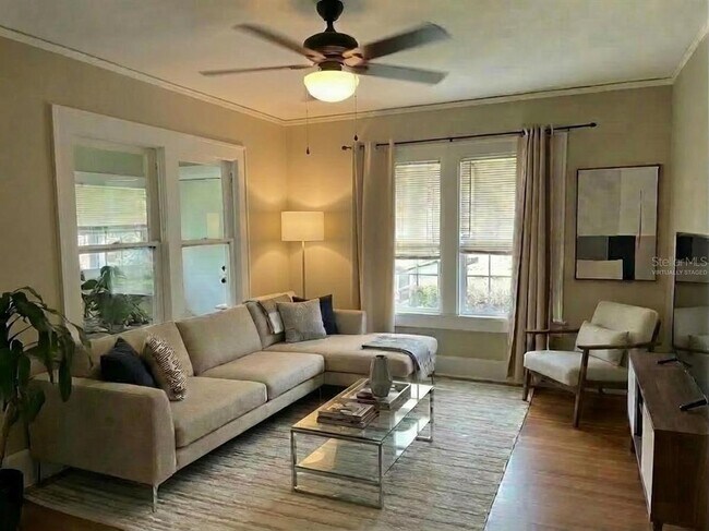 Building Photo - 1601-1611 11th St N