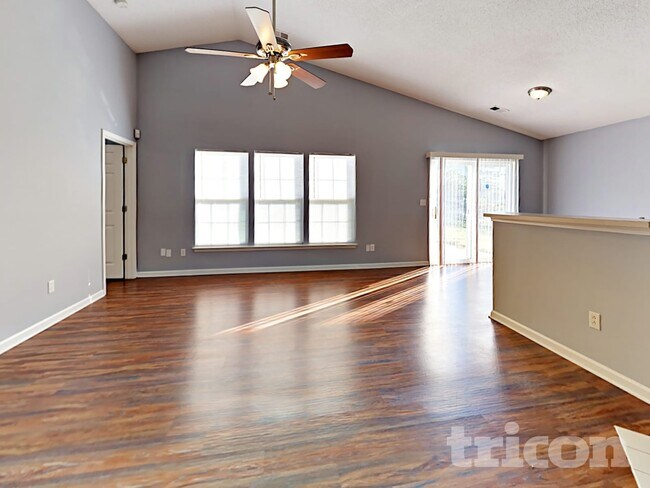 Foto del edificio - 1096 Chapel Creek Rd