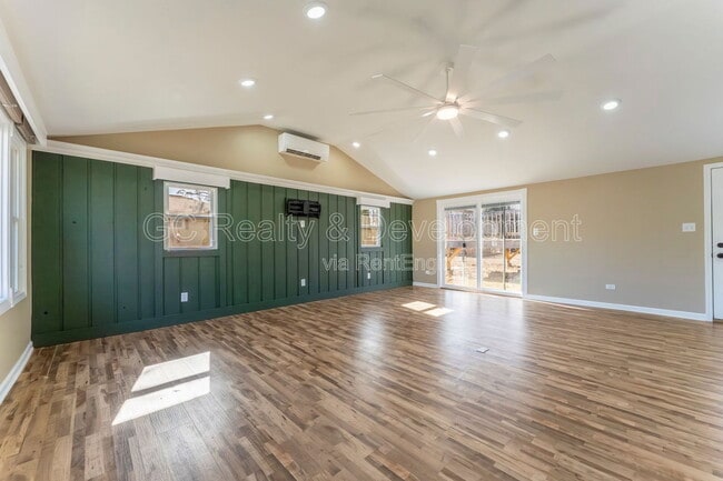 Building Photo - 72 Clover Dr