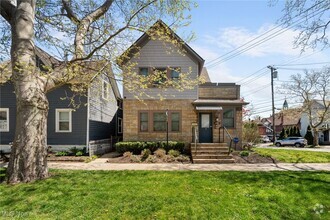 Building Photo - 2231 W 10th St