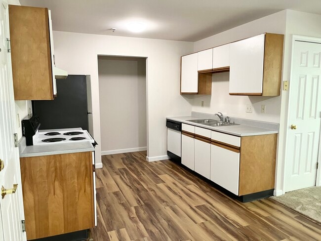 Building Photo - Olde Orchard Park Apartments