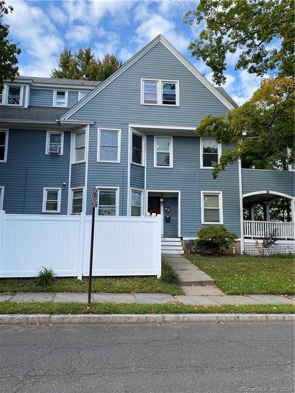 Building Photo - 114 Fern St