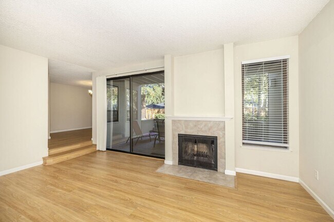 Foto del edificio - Well-Maintained 3 Bed, 2 Bath Condo- Strol...
