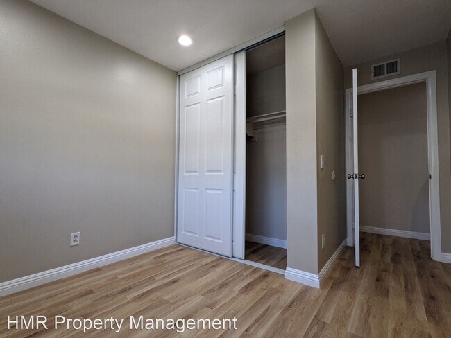 Building Photo - 4 br, 2.5 bath House - 671 S. College Ave.