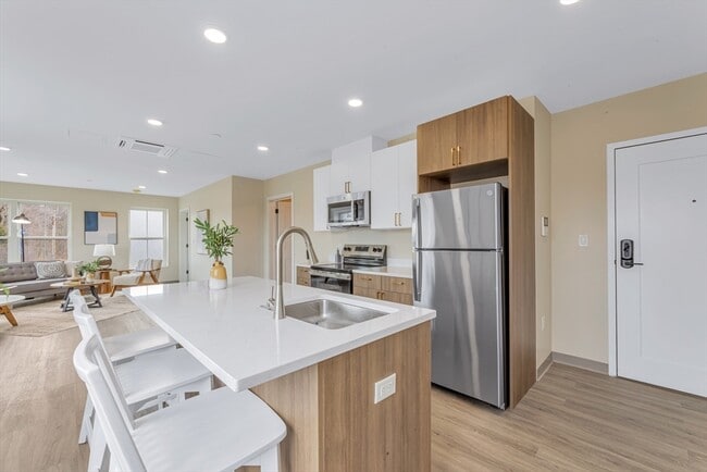 Building Photo - 375 Cummins Hwy