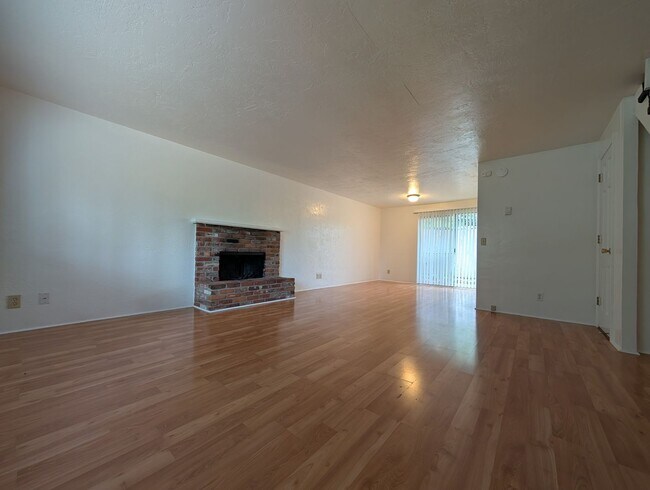 Foto del edificio - Great 2-Bedroom, 1.5 Bath Duplex in East Eugene!