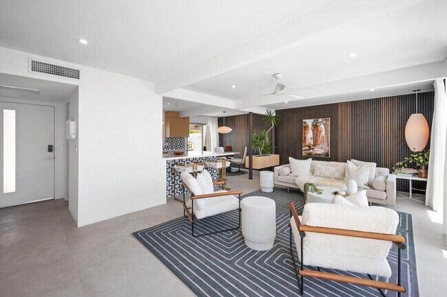 Foto del edificio - 1740 N Vía Miraleste