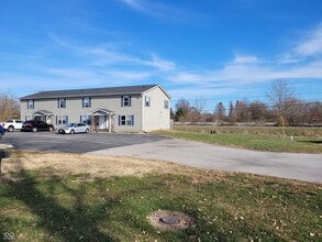 Building Photo - 146 E Center Dr