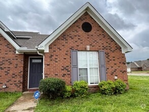 Building Photo - 3775 Iron Horse Dr