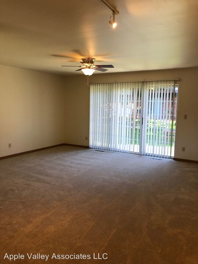 Building Photo - 8388 Apple Valley Dr