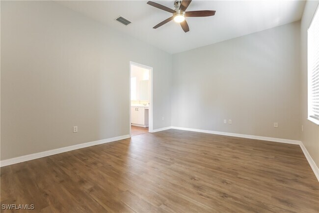 Foto del edificio - 5300 Newcastle St