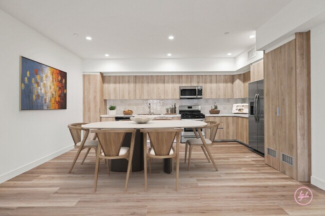 Building Photo - 1311 Tamarind Ave Los Angeles, CA 90028