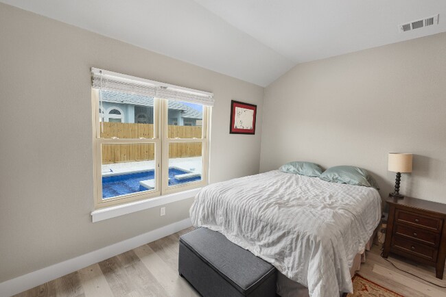 Foto del edificio - 15234 Barataria Dr