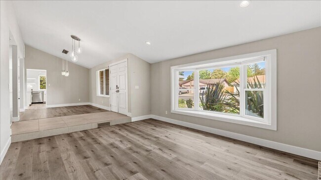 Foto del edificio - 1016 Woodglen Dr