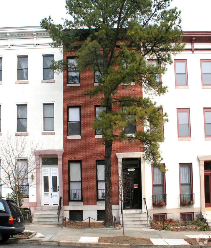 Foto del edificio - 1729 Bolton St