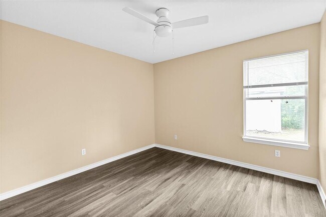 Foto del edificio - 8103 Willet Trail