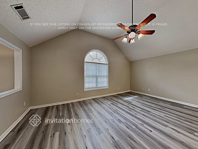 Building Photo - 432 Meadowbrook Dr