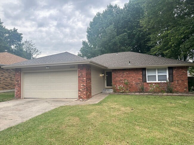 Foto del edificio - Modern Comfort Meets Outdoor Bliss in This...