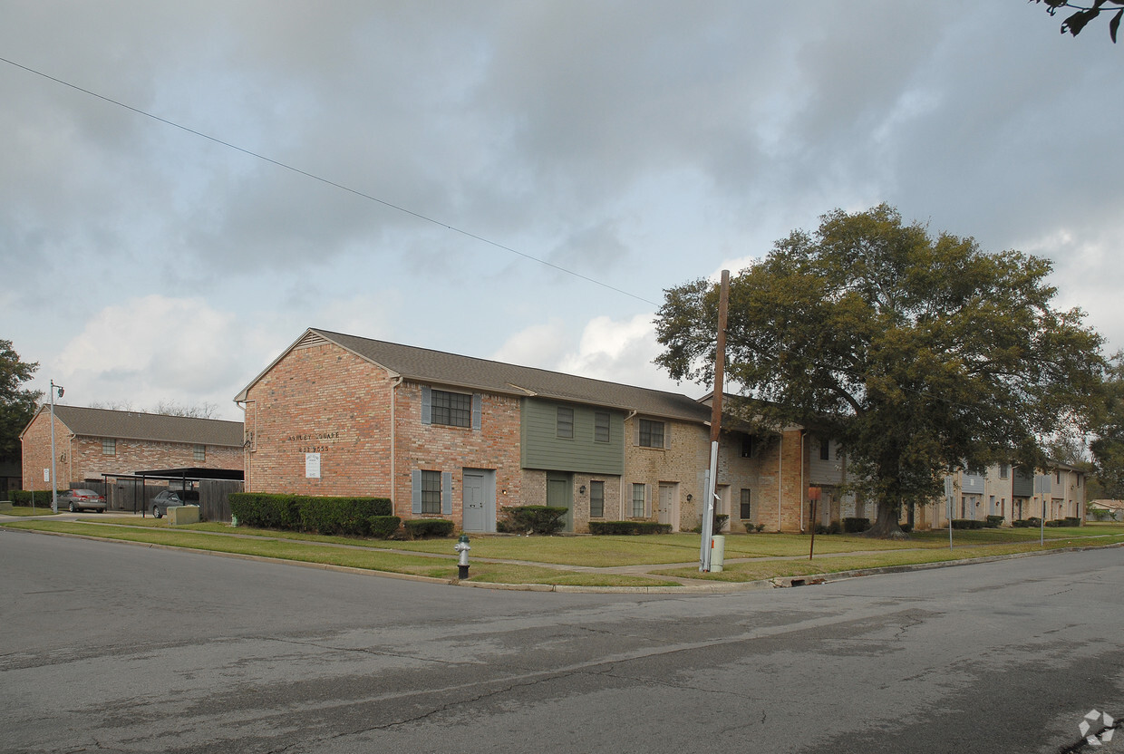 Foto del edificio - Ashley Square Townhomes