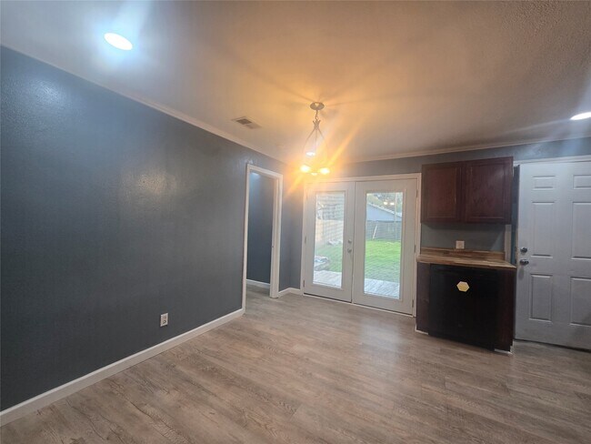 Building Photo - 1905 Oleander