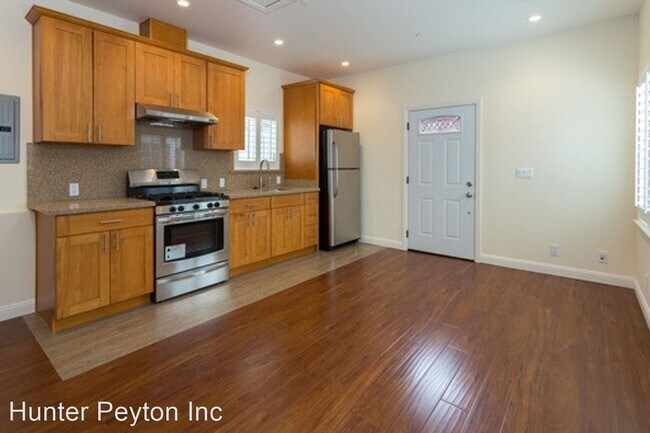 Building Photo - 2000-3000 Tipperary Ave