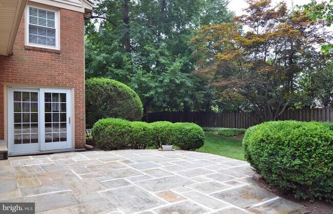 Foto del edificio - 7208 Marbury Rd