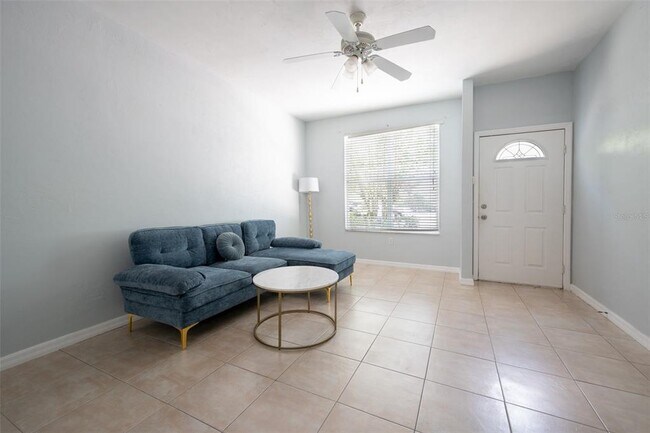 Building Photo - 3860 SW 20th Ave