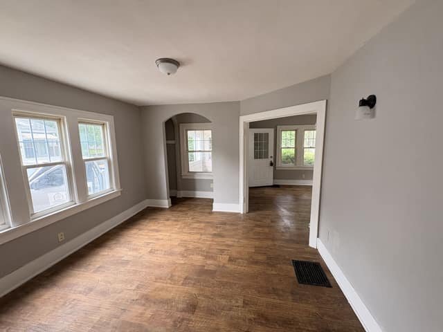Foto del edificio - 825 W Division St