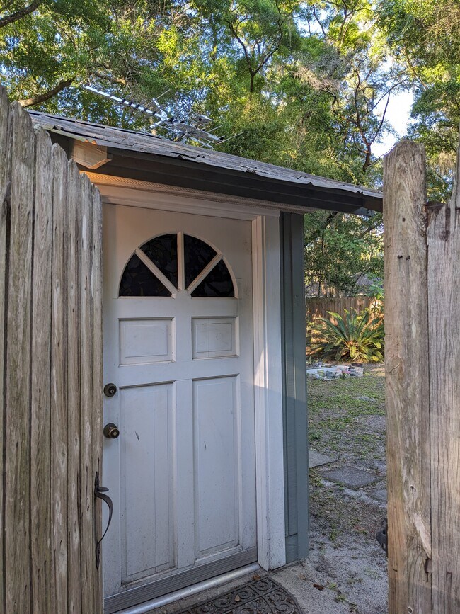 Foto del edificio - 2044 NW 32nd Pl