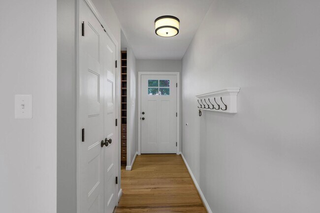 Foto del edificio - 231 Burgess Ave
