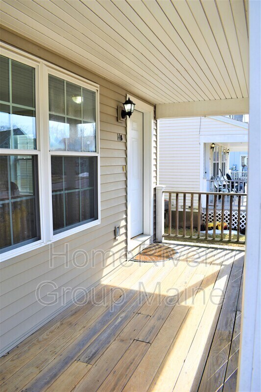Building Photo - 14 Carriage Ln