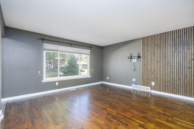 Foto del edificio - 28622 Milton Ave