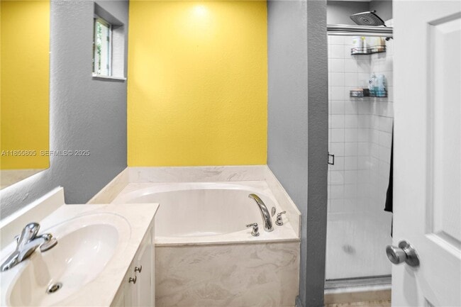 Foto del edificio - 6037 SW 19th St