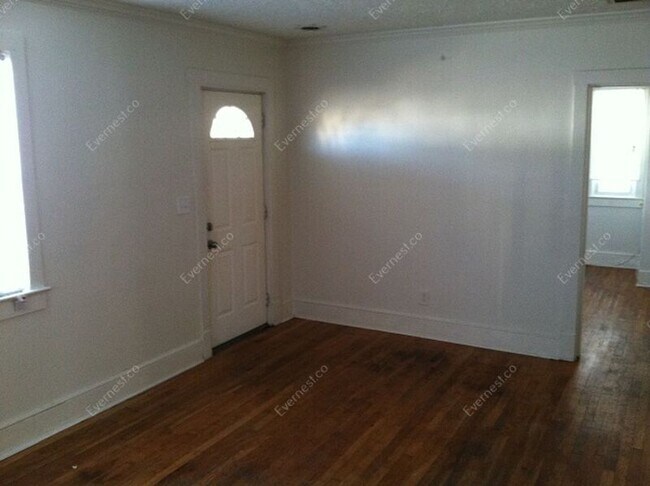 Foto del edificio - 2110 Harwood St