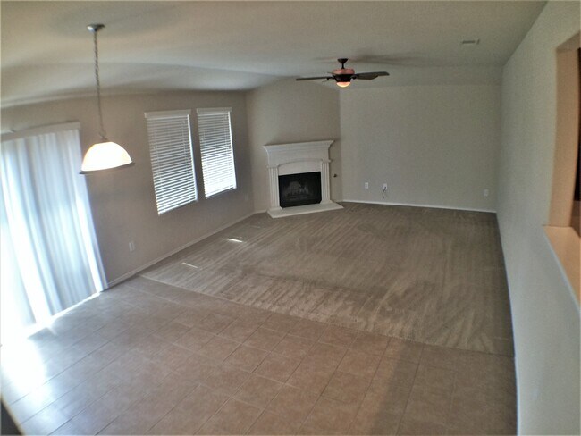Building Photo - Great 3 Bedroom 2 Bath in Denton!