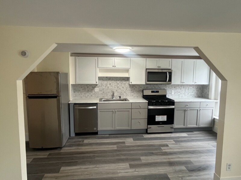Foto principal - 697 Islington St