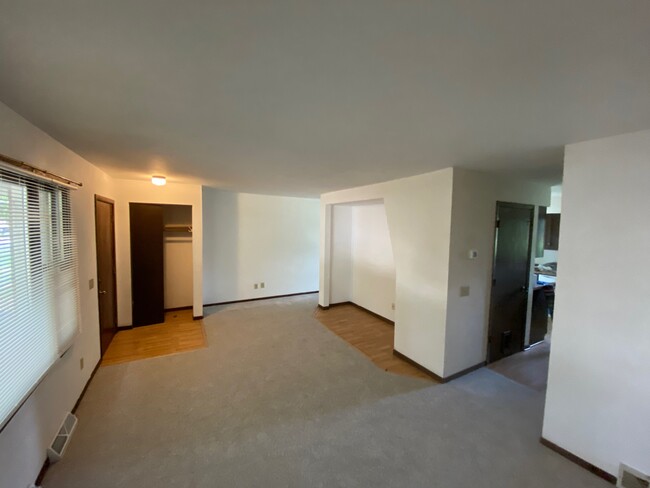 Building Photo - 4603 Stein Ave