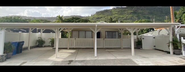 Building Photo - 1739 Kamohoalii St