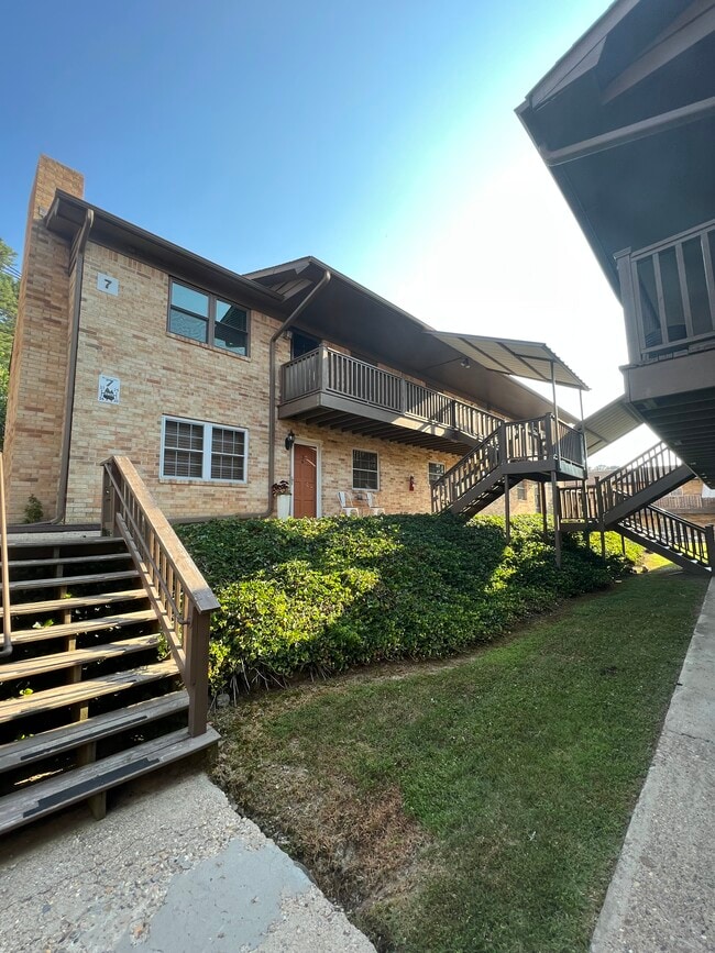 Building Photo - 125 Carl Dr