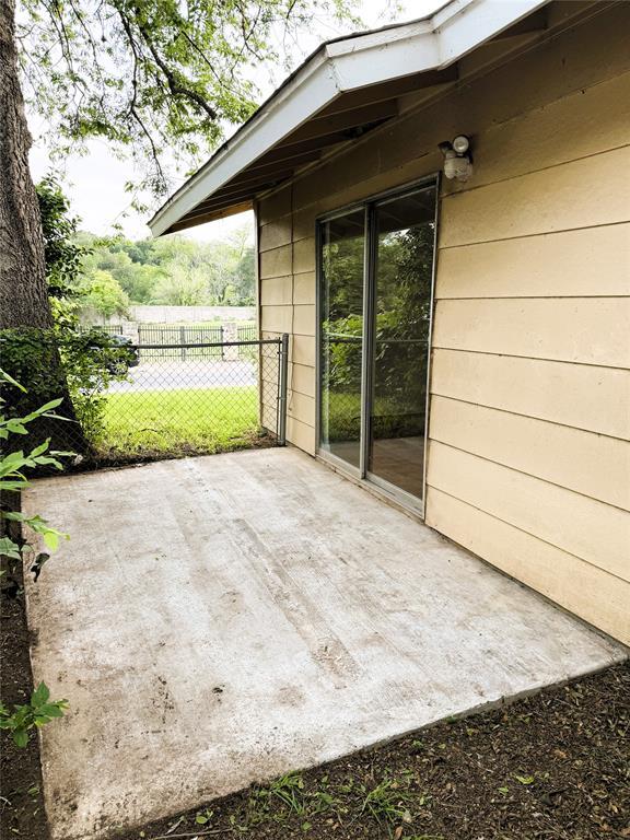 Building Photo - 4714 Creek Bend Dr