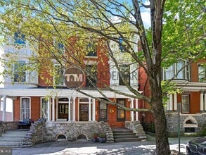 Building Photo - 662 W Chestnut St