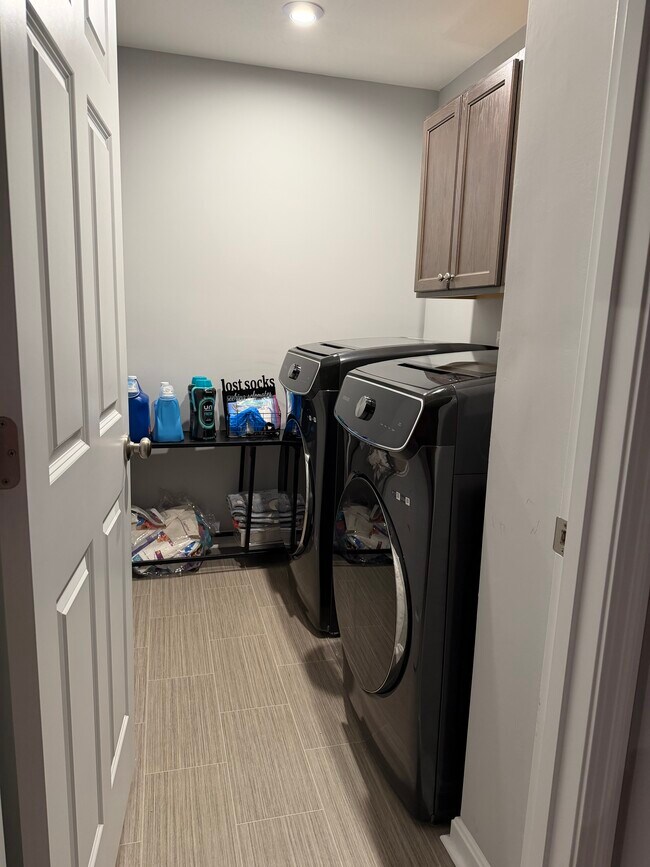 Foto del edificio - 6933 Daybreak Dr