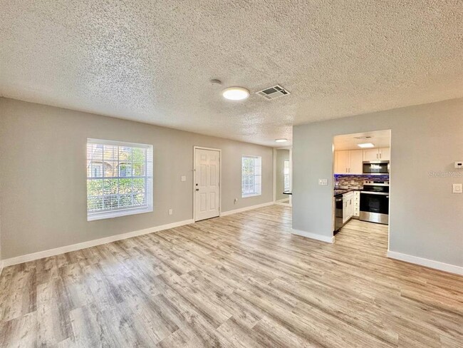 Building Photo - 6910 Soledad Ct