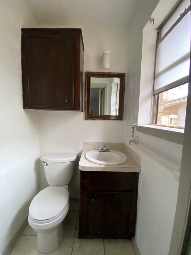 Foto del edificio - 5122 Kent Dr