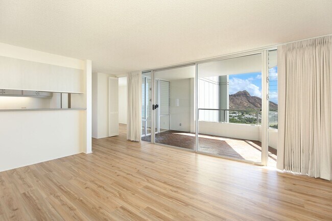 Photo - Diamond Head Vista...Breathtaking views, high floor, A/C, open lanai Apartment