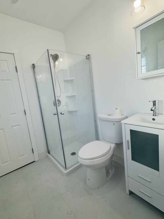 Building Photo - 3048 Guirado St