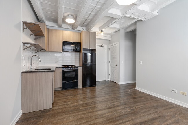 Foto del edificio - 5718 N Winthrop Ave