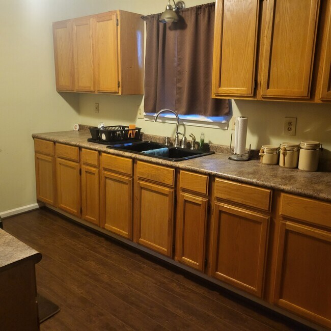 Foto del edificio - 2902B Kimberly Ave