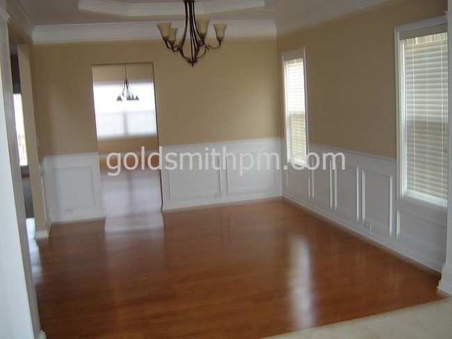 Building Photo - 19 Richland Creek Dr